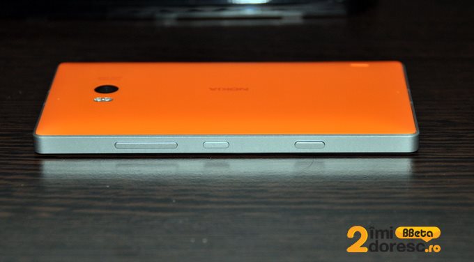 Nokia Lumia 930; 